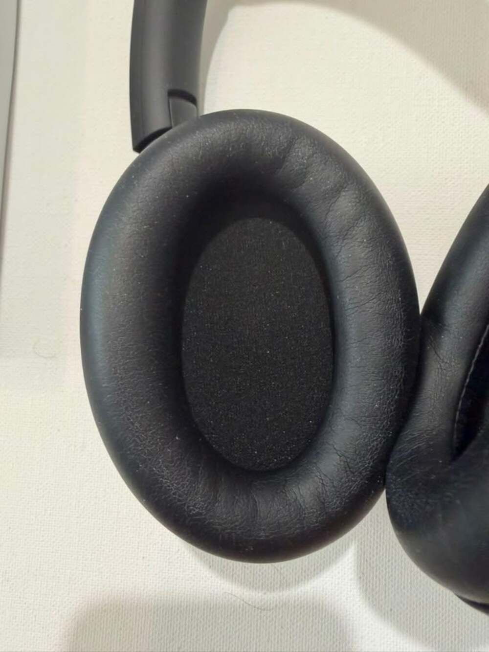 Sony WH-1000XM4 Wireless Noise Canceling Over-Ear Headphones - Picture 4 of 7